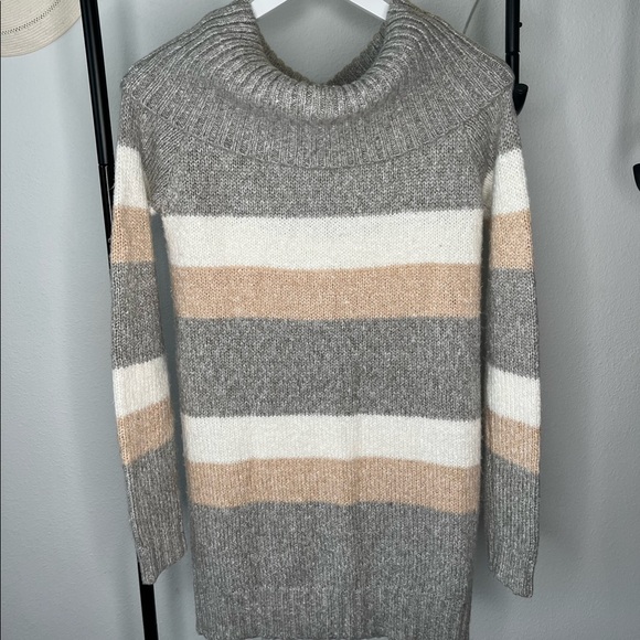 Orb Cowl neck sweater - Picture 2 of 4